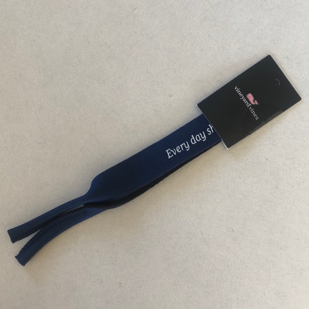 Vineyard Vines sunglasses croakie